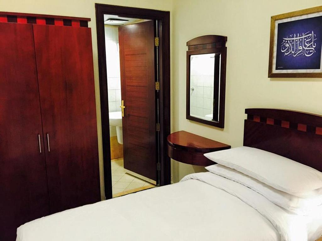 Al Eiman Al Qibla Hotel Medina Bilik gambar